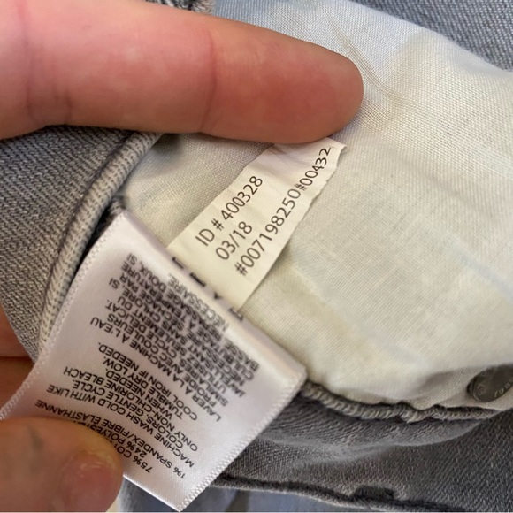 EXPRESS Mid Rise Skinny Jeans - Picture 14 of 15